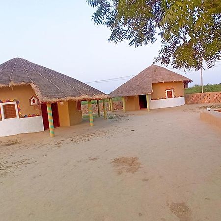 Bherandiāla Mahefeel E Rann Resort מראה חיצוני תמונה