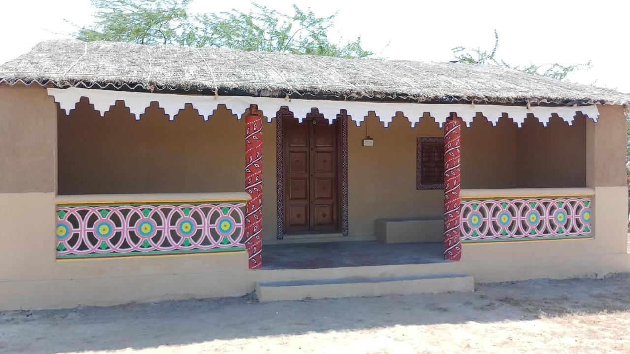Bherandiāla Mahefeel E Rann Resort מראה חיצוני תמונה